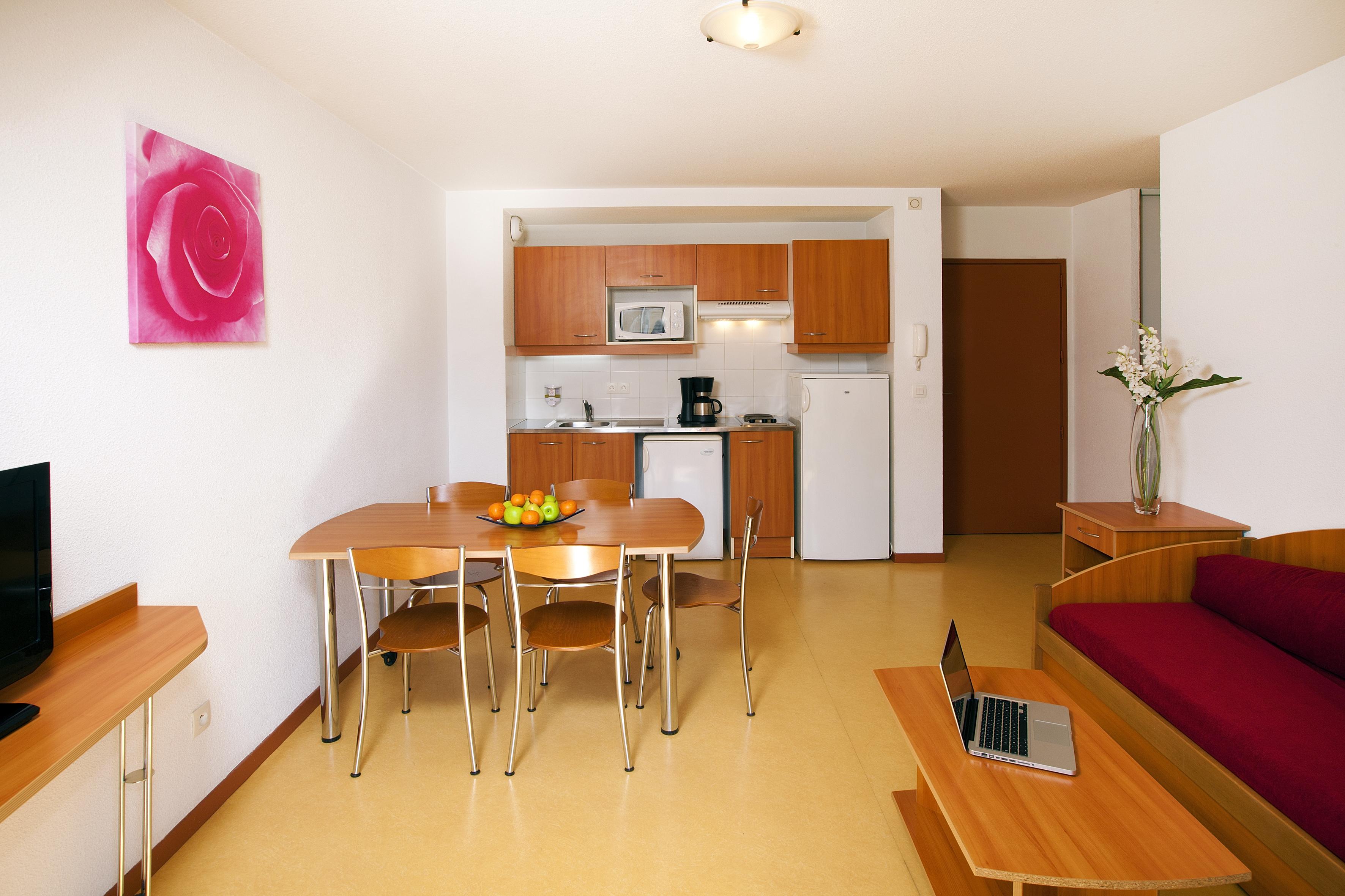Aparthotel Sejours & Affaires Geneve Saint Genis Zewnętrze zdjęcie